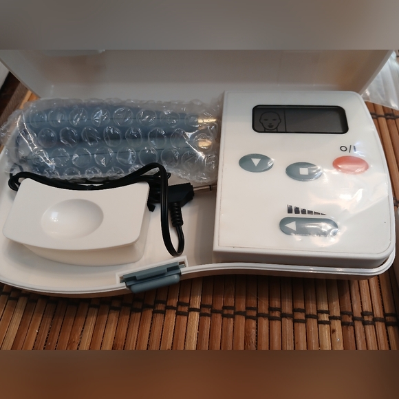 Skincare Tool Set - White and Green - Picture 6 of 8